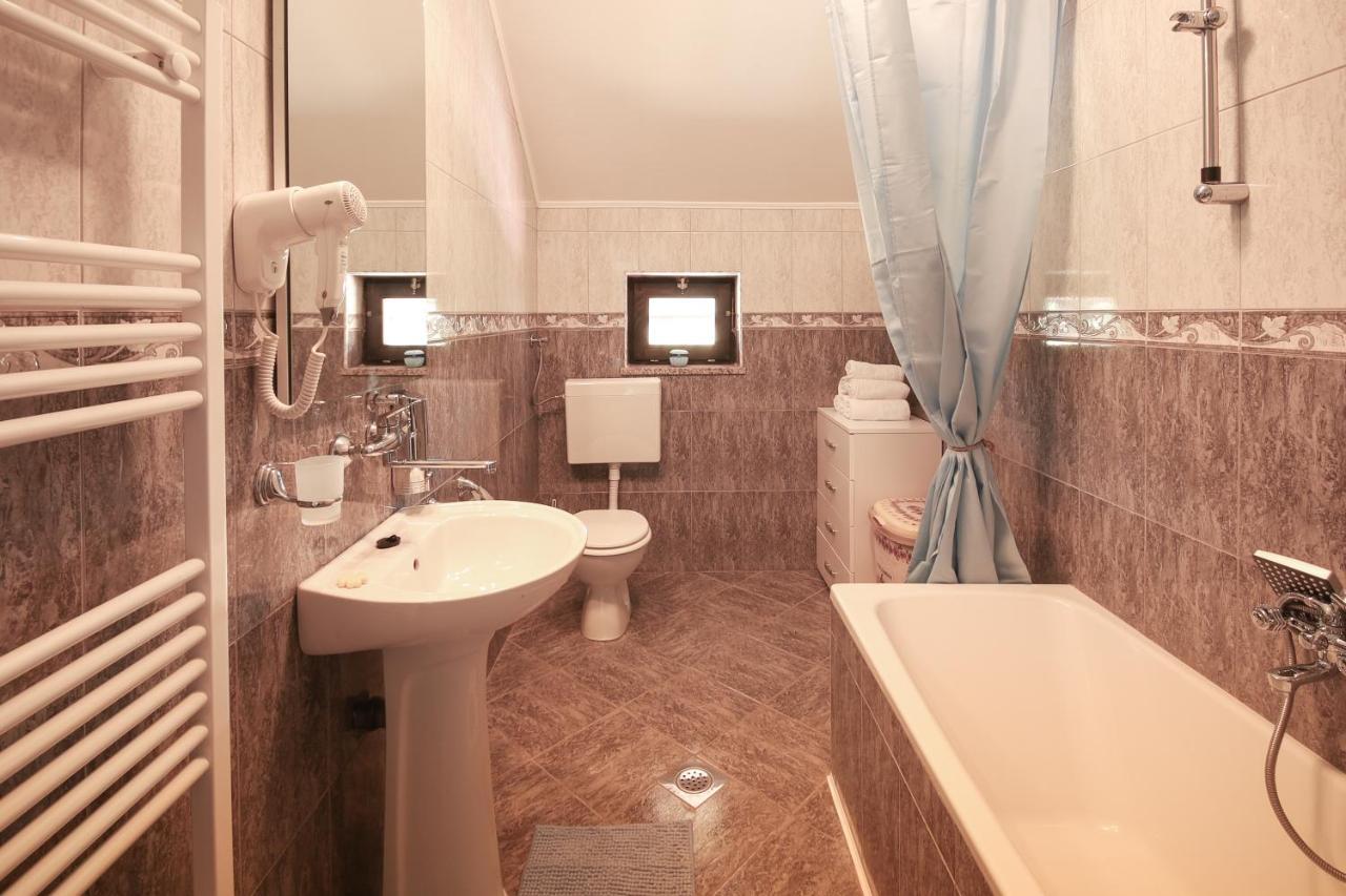 Apartments Sweet Home Otočac Екстериор снимка