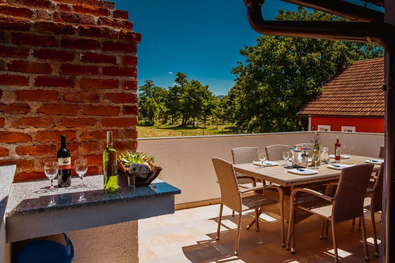 Apartments Sweet Home Otočac Екстериор снимка