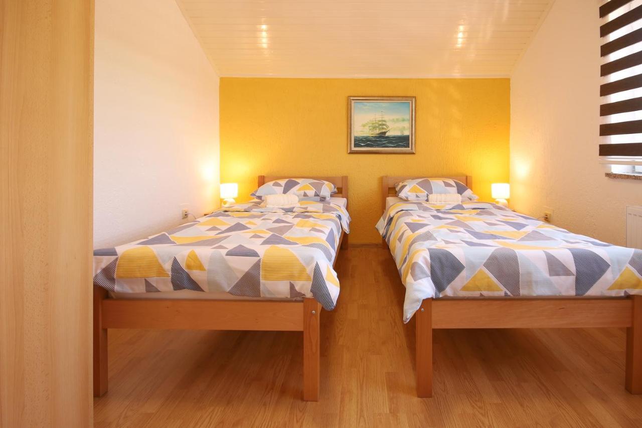 Apartments Sweet Home Otočac Екстериор снимка