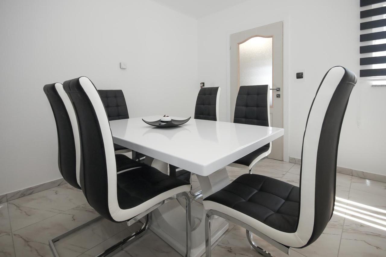 Apartments Sweet Home Otočac Екстериор снимка