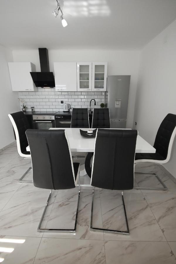 Apartments Sweet Home Otočac Екстериор снимка